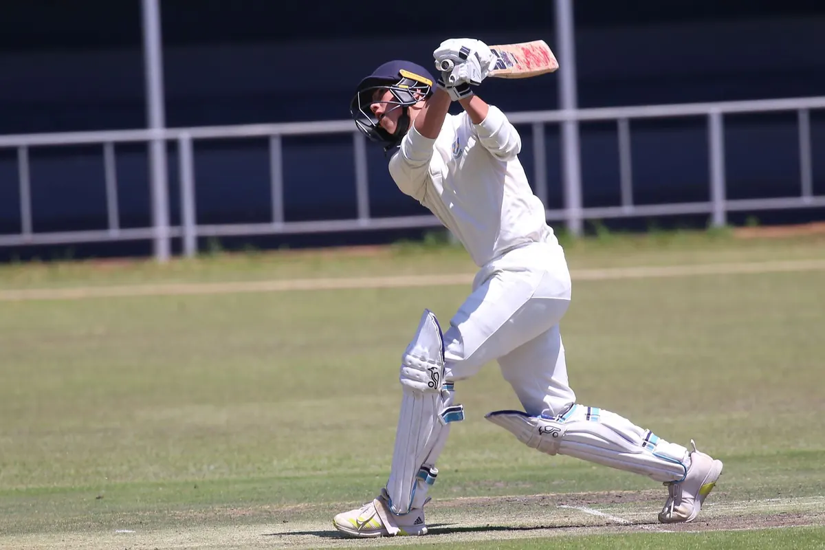 How to Choose Your First Cricket Bat: Weight, Size, and Willow Explained